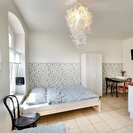 Dom Przy Jeziorze Gæstehus 3*